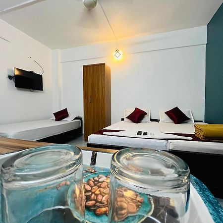 Priya Lodge Kozhikode Esterno foto