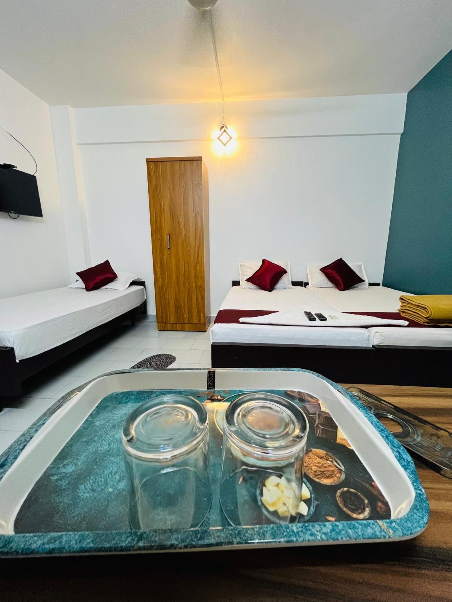 Priya Lodge Kozhikode Esterno foto