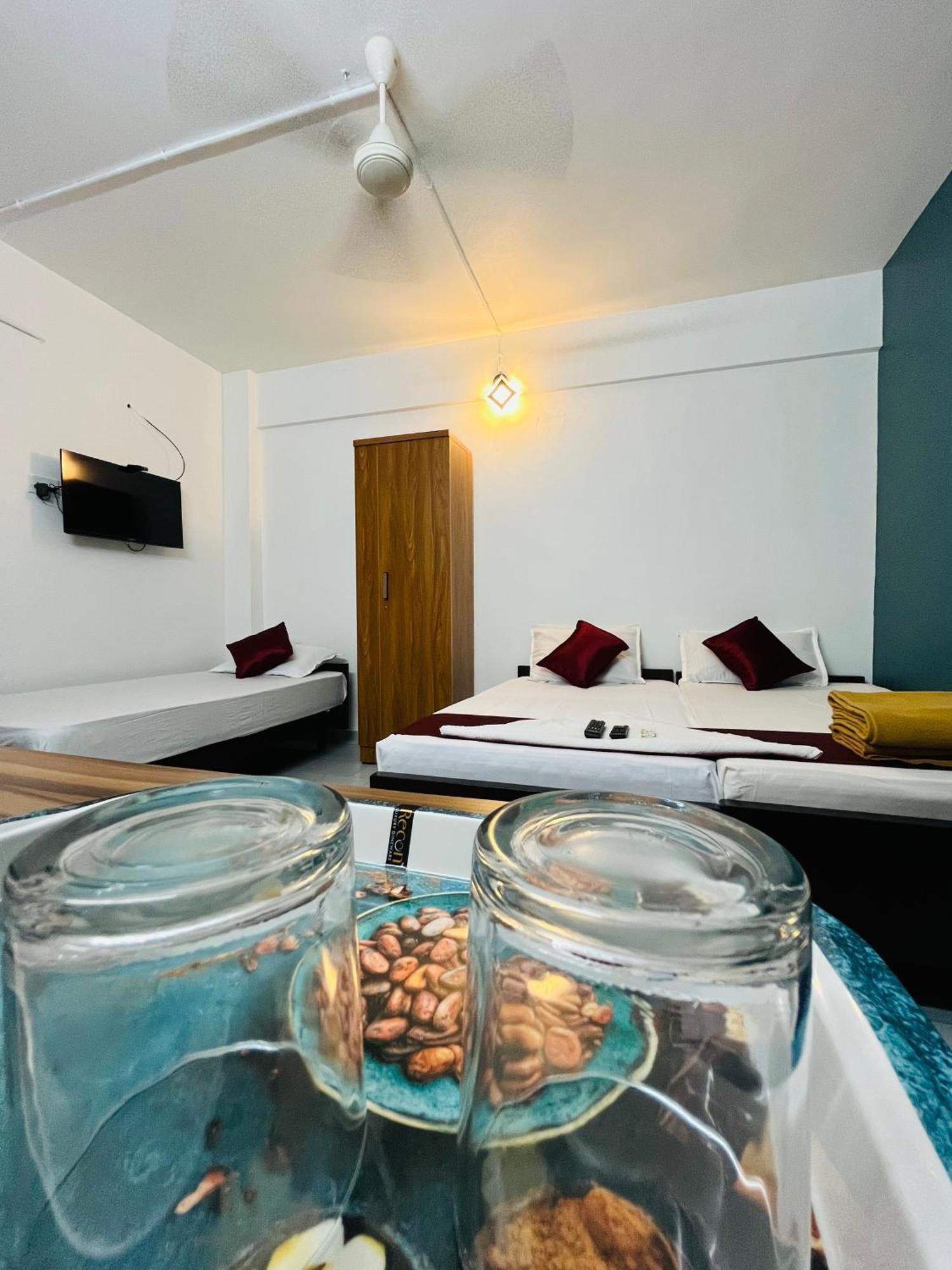 Priya Lodge Kozhikode Esterno foto