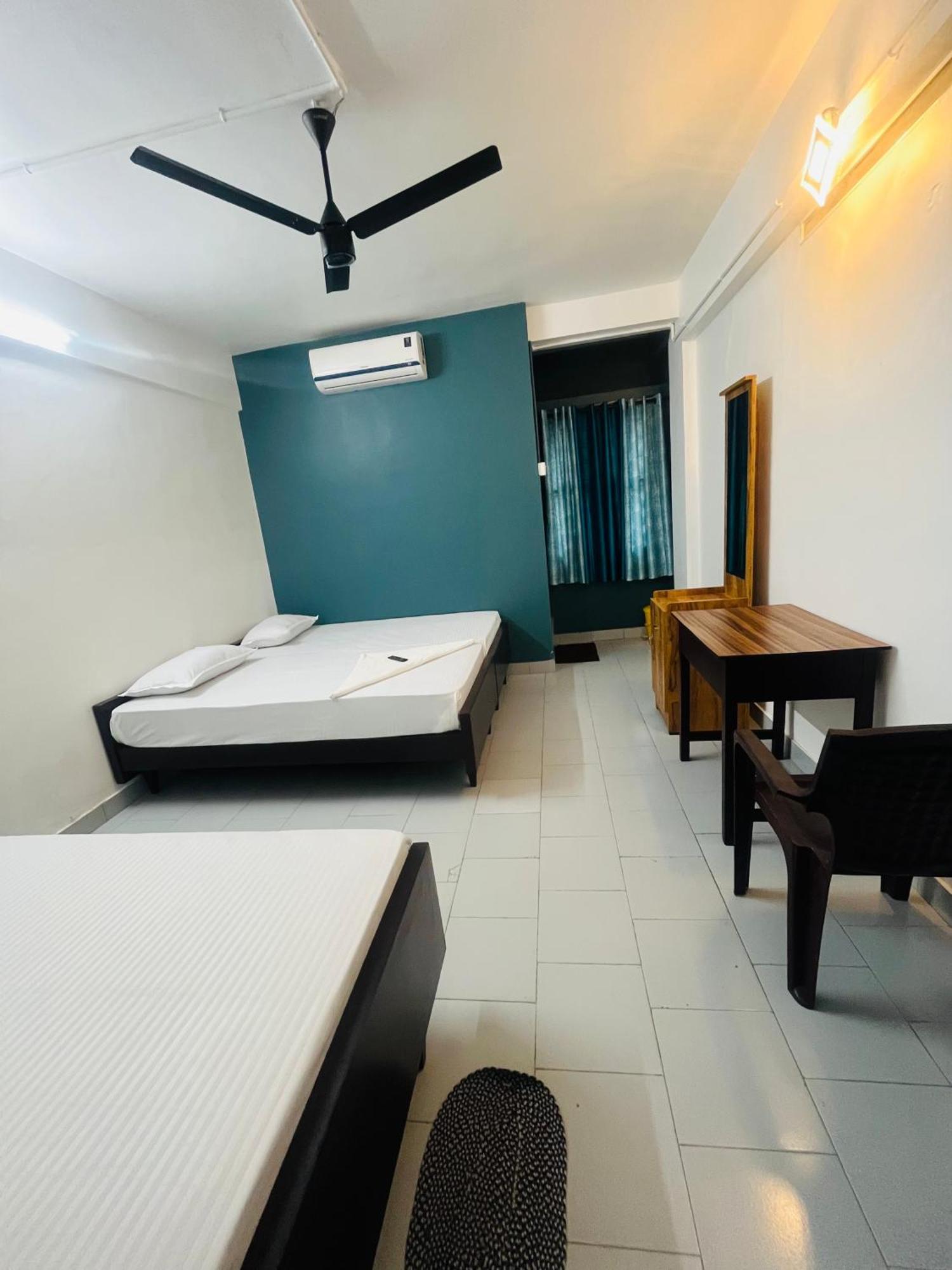 Priya Lodge Kozhikode Esterno foto
