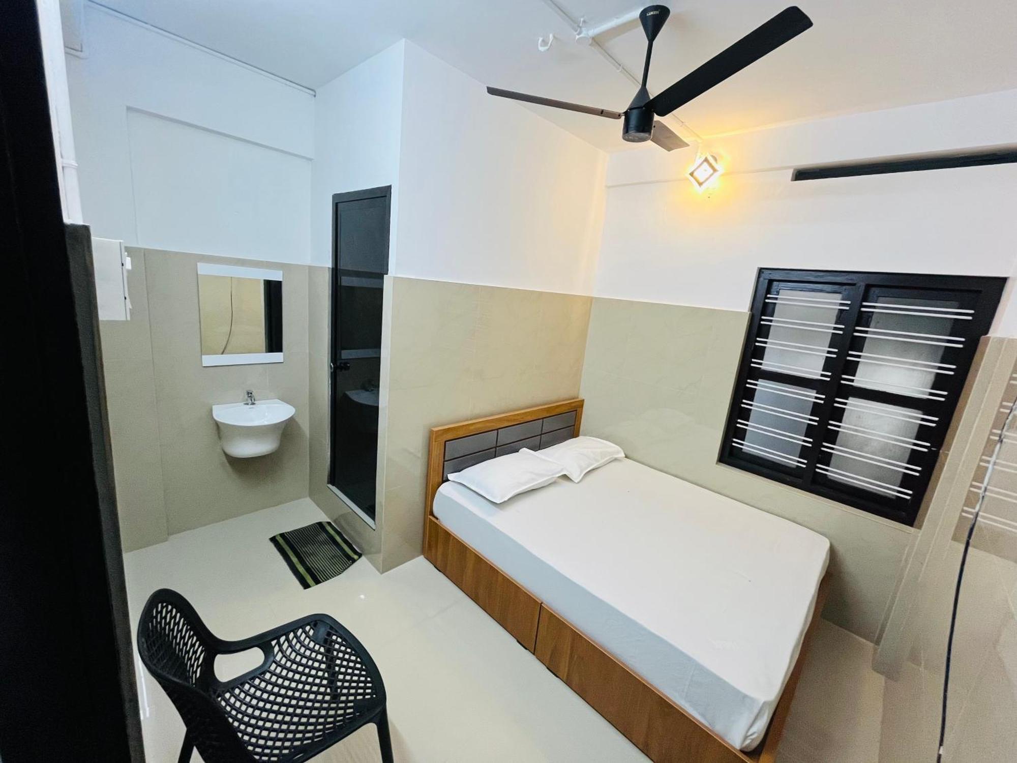 Priya Lodge Kozhikode Esterno foto